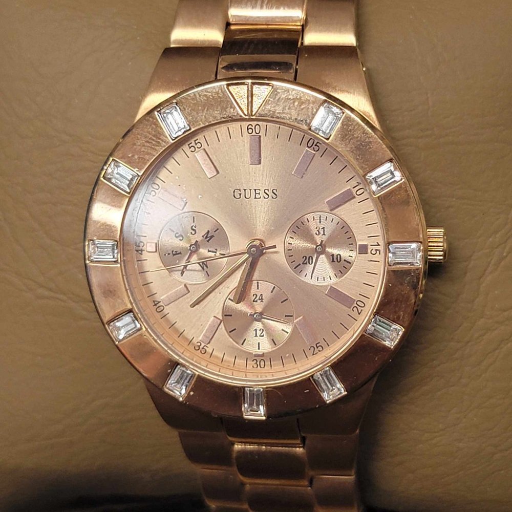 GUESS Women's U13013L1 Feminine